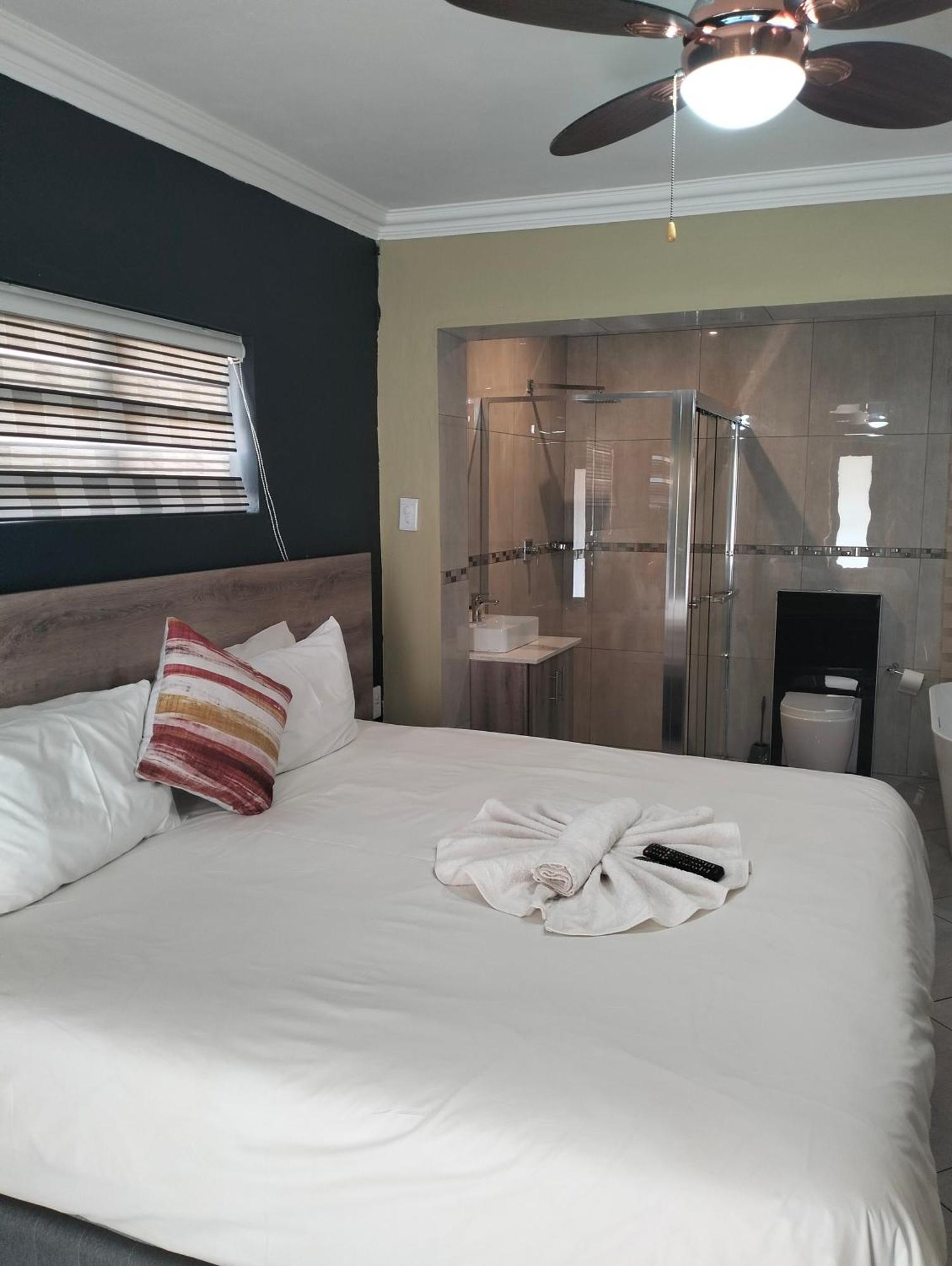 Sunrise Boutique Hotel Witbank Exteriör bild