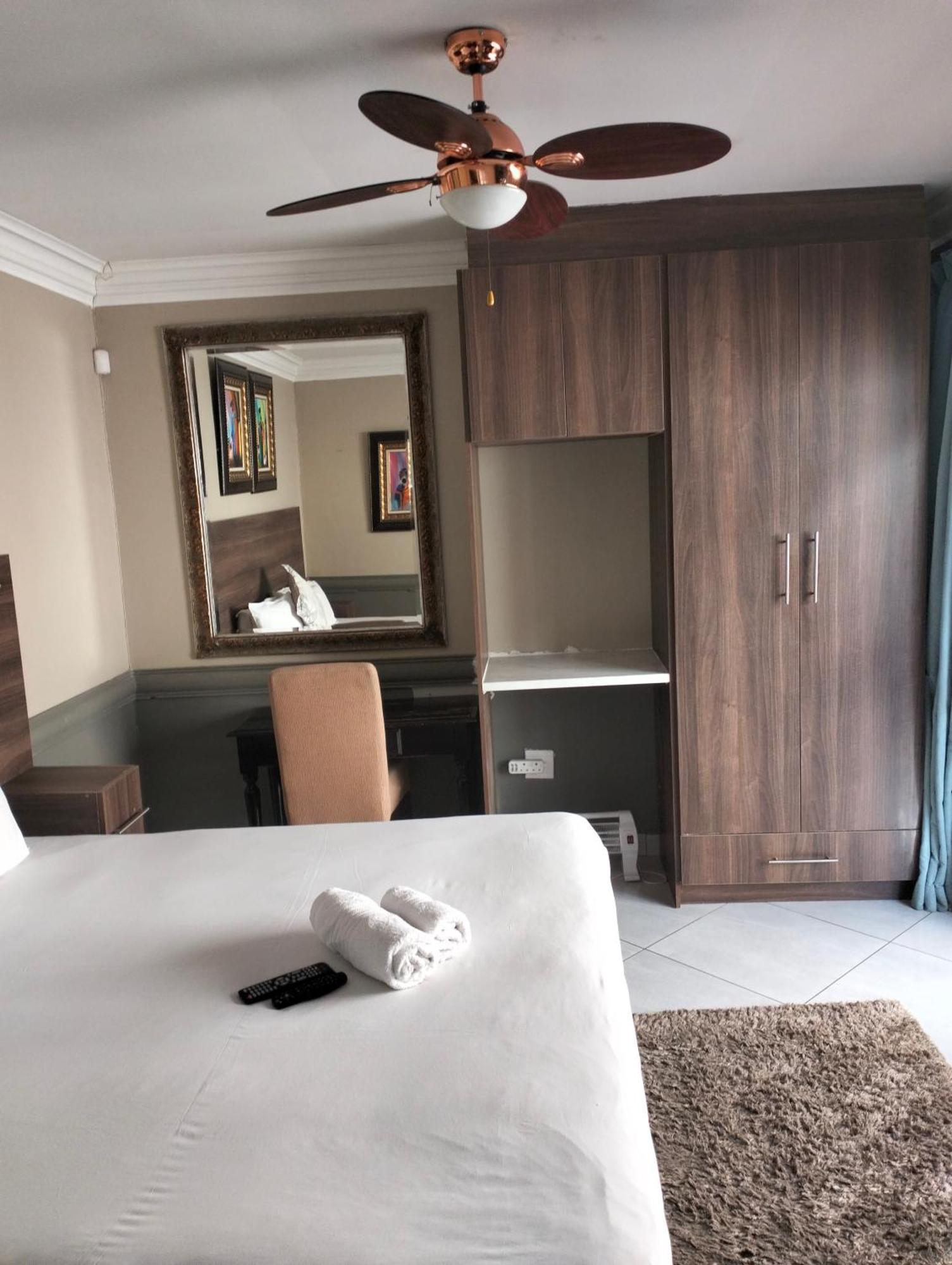 Sunrise Boutique Hotel Witbank Exteriör bild