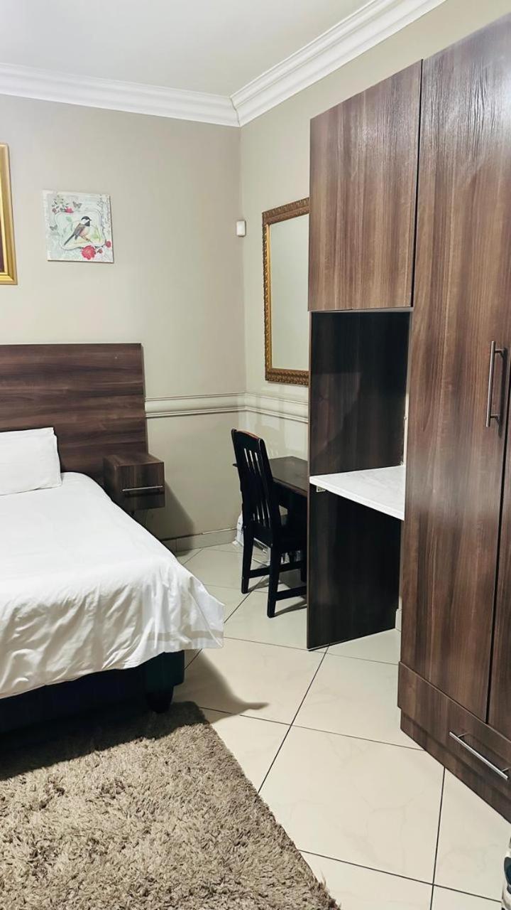 Sunrise Boutique Hotel Witbank Exteriör bild