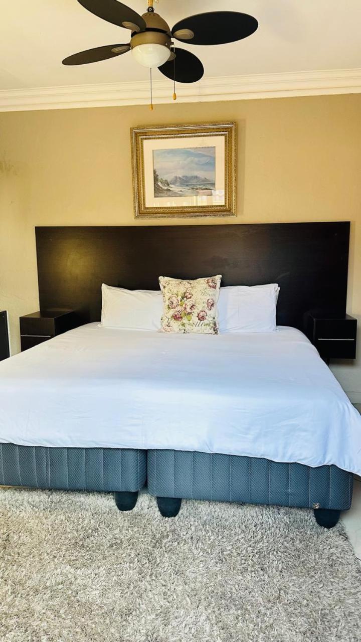 Sunrise Boutique Hotel Witbank Exteriör bild