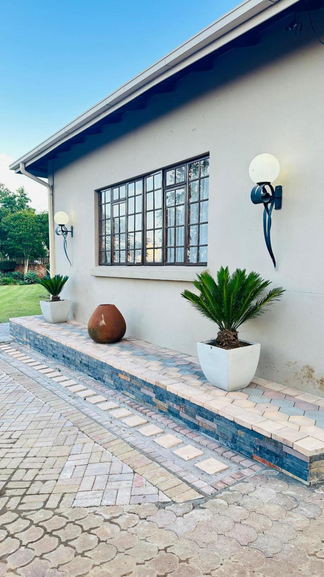 Sunrise Boutique Hotel Witbank Exteriör bild