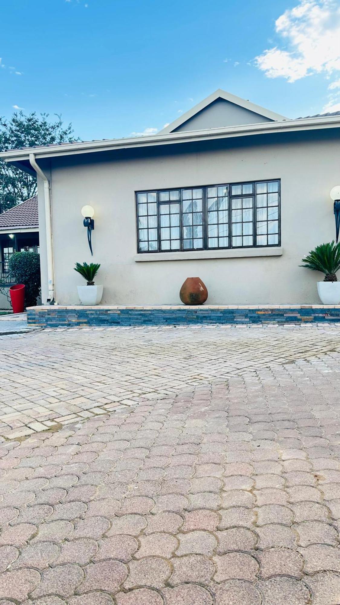 Sunrise Boutique Hotel Witbank Exteriör bild