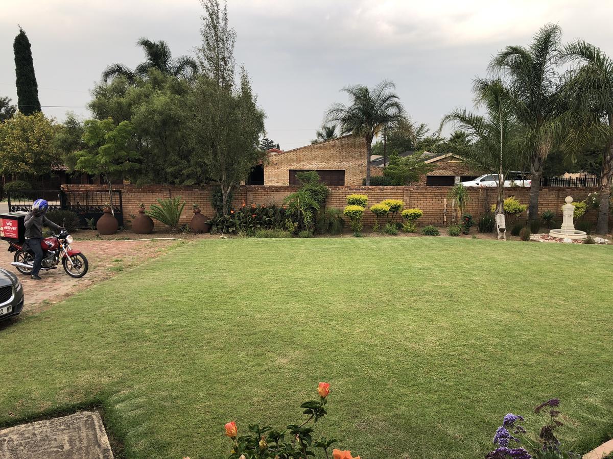 Sunrise Boutique Hotel Witbank Exteriör bild
