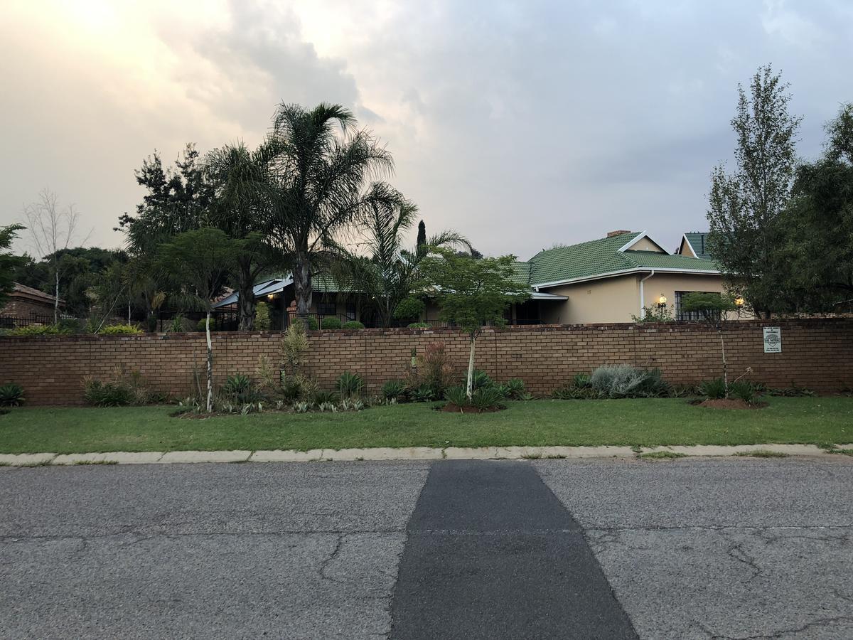 Sunrise Boutique Hotel Witbank Exteriör bild