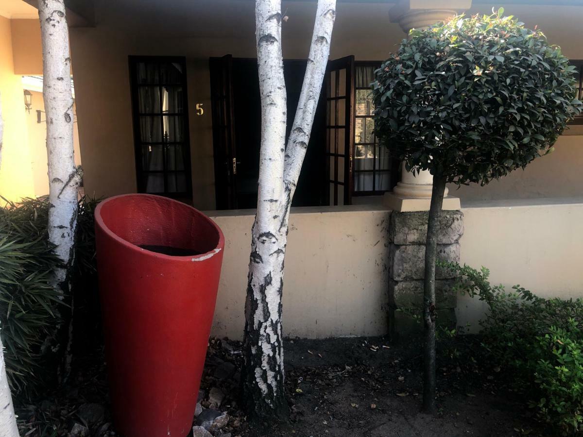Sunrise Boutique Hotel Witbank Exteriör bild