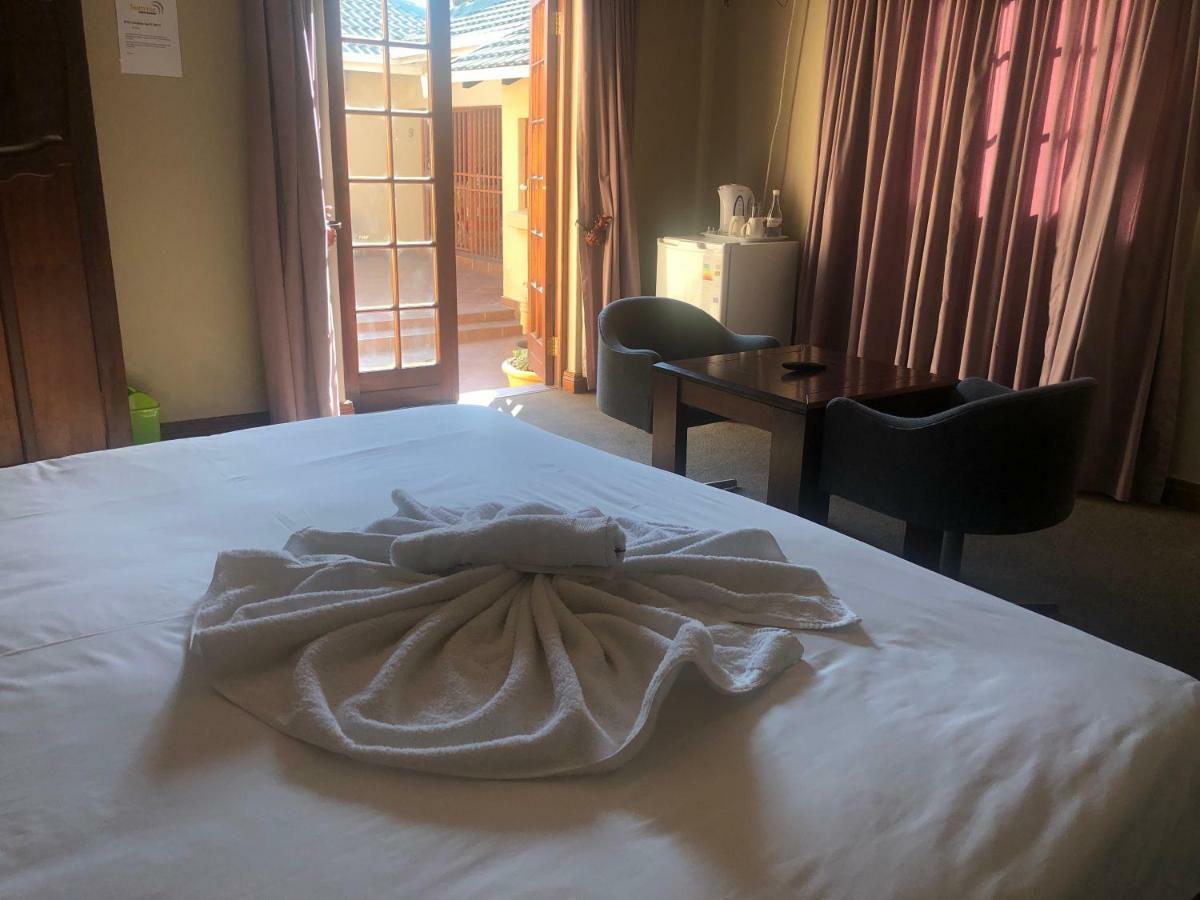Sunrise Boutique Hotel Witbank Exteriör bild