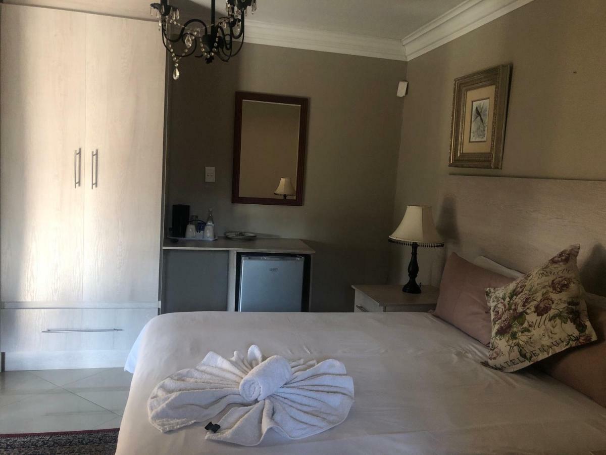 Sunrise Boutique Hotel Witbank Exteriör bild